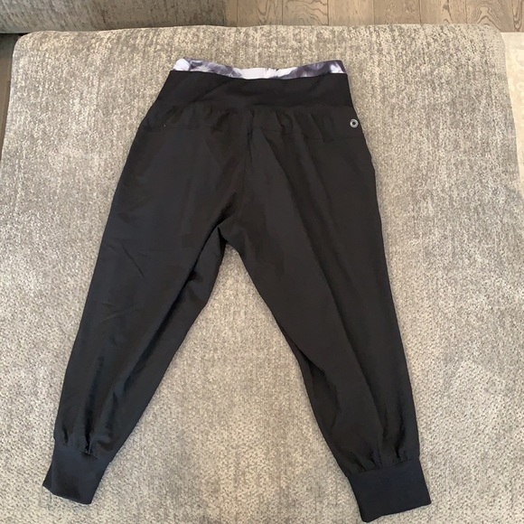 Workout pants - Picture 2 of 3